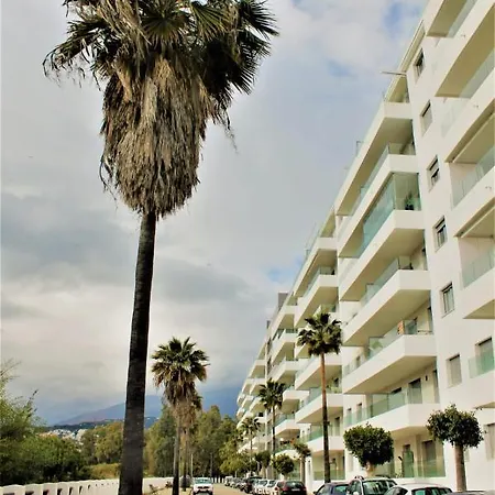 Residencia Jardin Del Rio * מארבלה