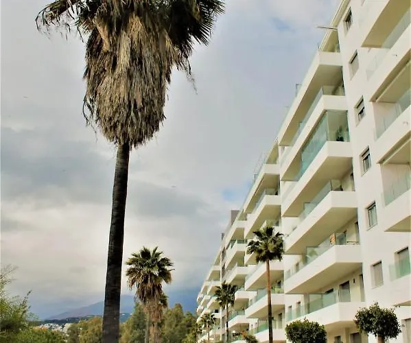 Residencia Jardin Del Rio * 마르베야